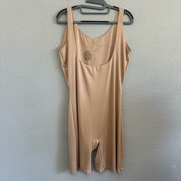 Spanx Open Bust Mid Thigh Suit Size 3X Nude - Picture 1 of 3